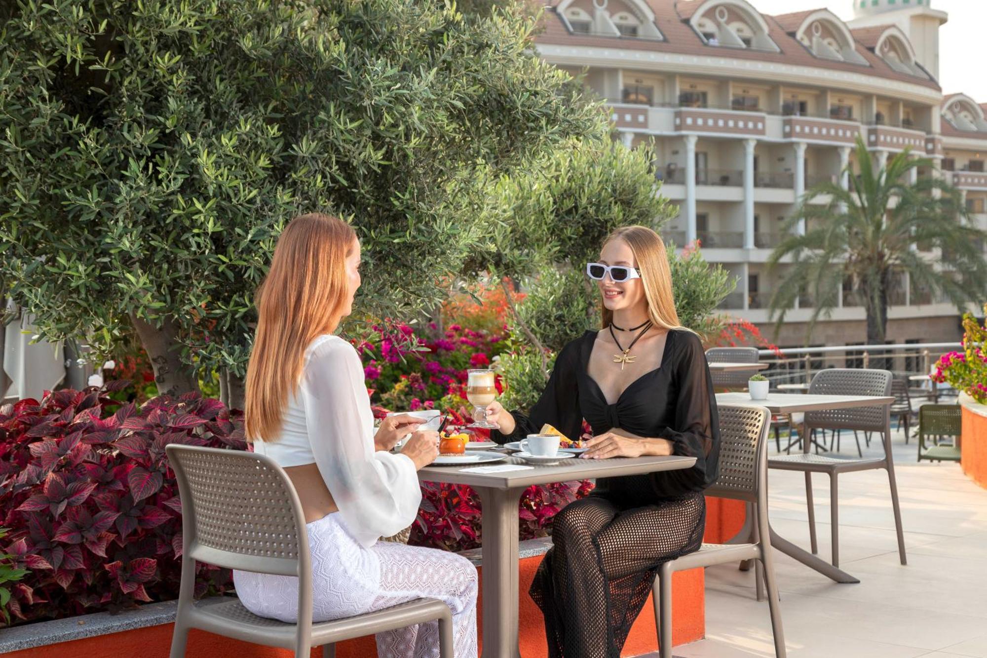 Kirman Belazur Resort & Spa Belek Bagian luar foto